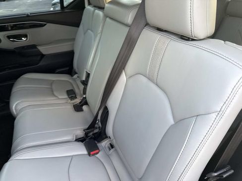 Certified 2024 Honda Pilot Touring image 14