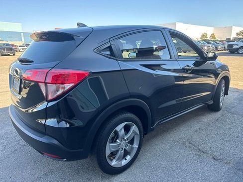 Used 2018 Honda HR-V LX image 4