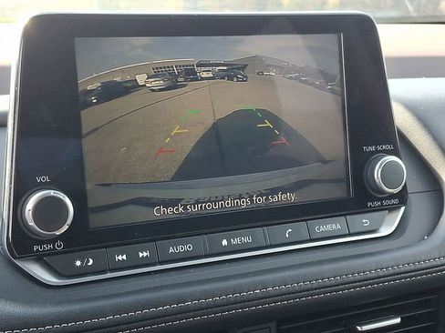 Used 2023 Nissan Rogue SV image 17