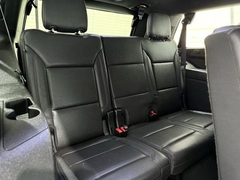 Used 2022 Chevrolet Tahoe Z71 w/ Luxury Package image 28