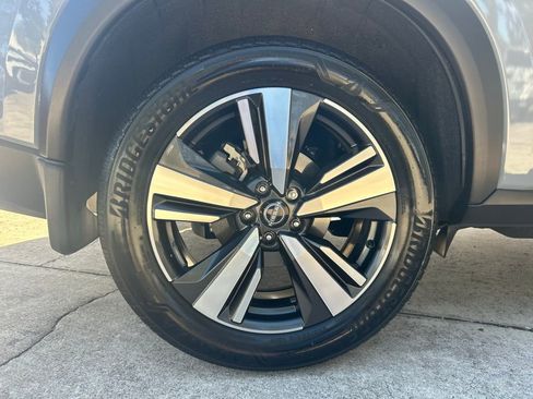 Used 2022 Nissan Rogue SL image 29