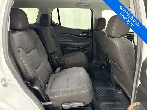 Used 2022 GMC Acadia SLE image 11