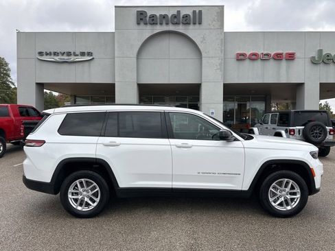 Certified 2024 Jeep Grand Cherokee L Laredo image 8