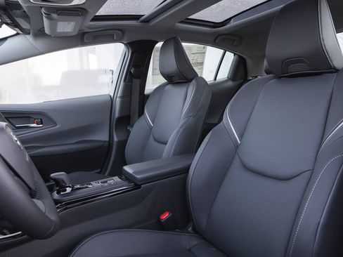 New 2027 Toyota Prius Limited FWD image 8