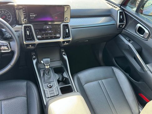 Used 2023 Kia Sorento S w/ Panoramic Sunroof Package image 16