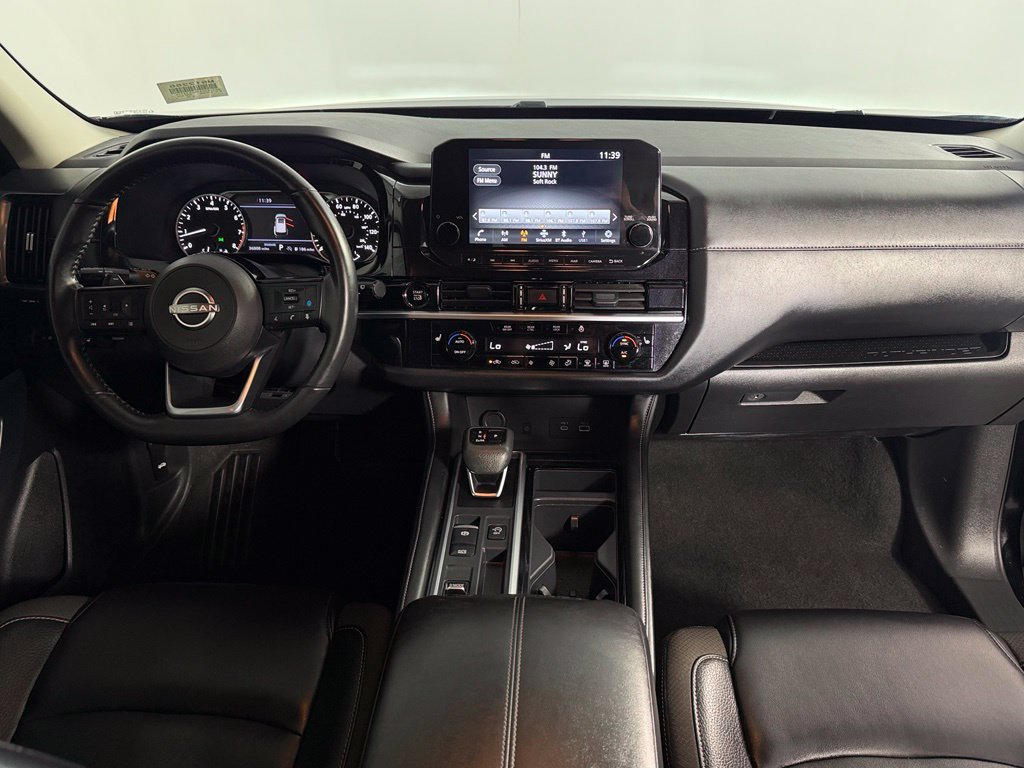Used 2025 Nissan Pathfinder SL FWD image 14