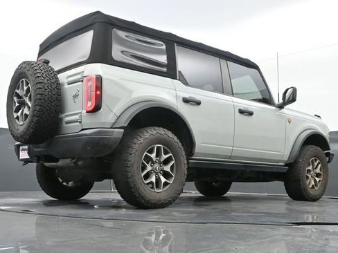 Used 2021 Ford Bronco Badlands image 11