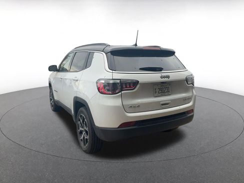 Used 2025 Jeep Compass Limited image 5