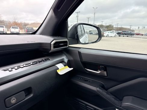 Used 2024 Toyota Tacoma TRD Sport image 16