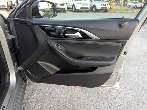 Used 2019 INFINITI QX30 image 33