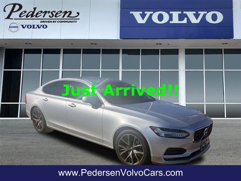 Used 2018 Volvo S90 T5 Momentum image 1