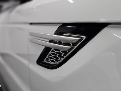 Used 2015 Land Rover Range Rover Sport HSE AWD/4WD image 19