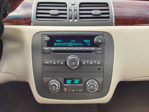 Used 2008 Buick Lucerne CXL w/ Driver Confidence Package FWD image 17