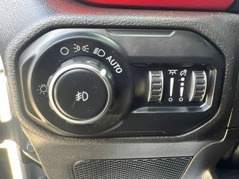 Used 2018 Jeep Wrangler Unlimited Rubicon w/ Dual Top Group AWD/4WD image 17