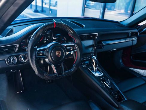 Used 2018 Porsche 911 Carrera image 30