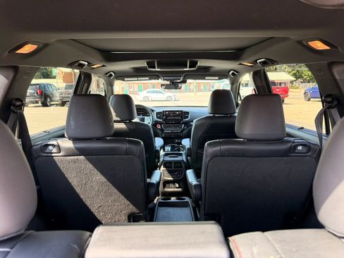 Used 2020 Honda Pilot Black Edition image 39
