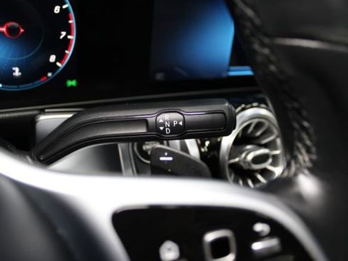 Used 2021 Mercedes-Benz GLB 250 4MATIC w/ Premium Package image 23