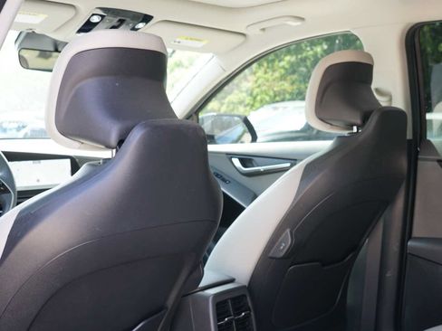 Certified 2024 Kia Niro EX Touring FWD image 17