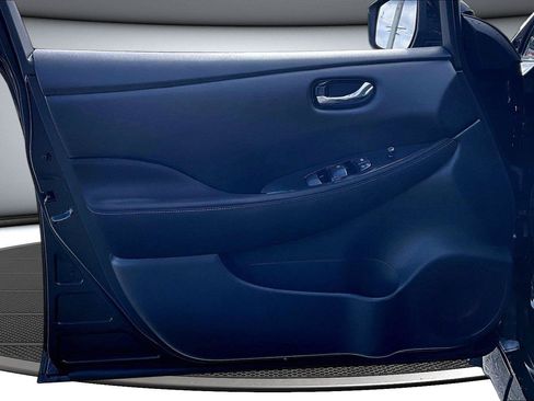 Used 2020 Nissan Leaf SV w/ SV Technology Package FWD image 20
