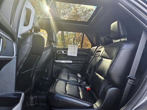 Certified 2022 Ford Explorer XLT w/ Equipment Group 202A image 9