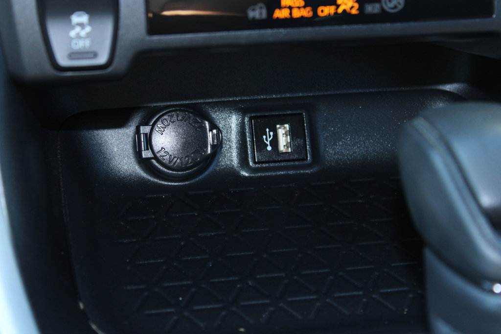 Used 2025 Toyota RAV4 XLE FWD image 25
