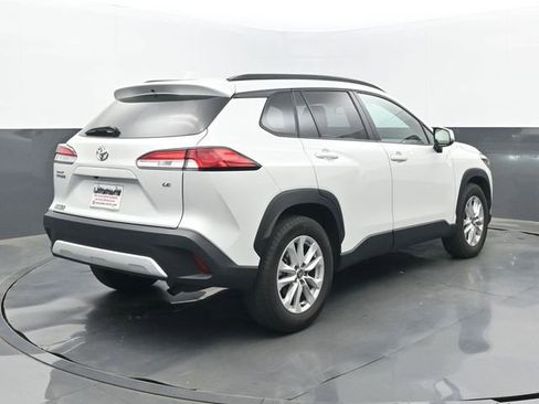 Used 2023 Toyota Corolla Cross LE w/ Moonroof Package image 6