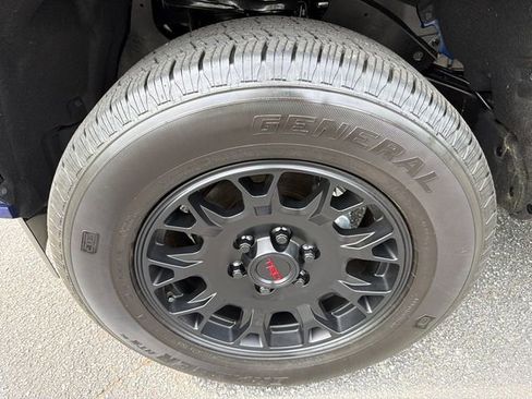 Used 2025 Toyota Tacoma SR5 image 11