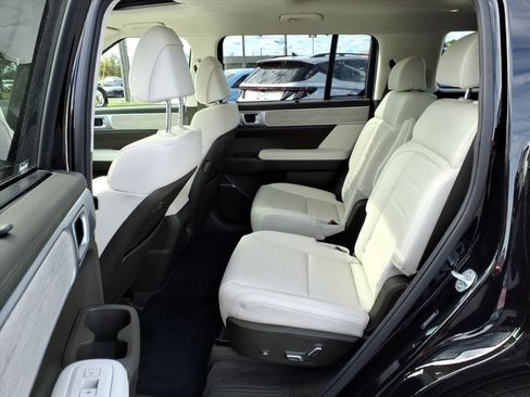 Used 2025 Hyundai Santa Fe Calligraphy image 5