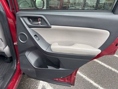 Used 2016 Subaru Forester 2.5i Touring w/ Eyesight & Navigation System image 22