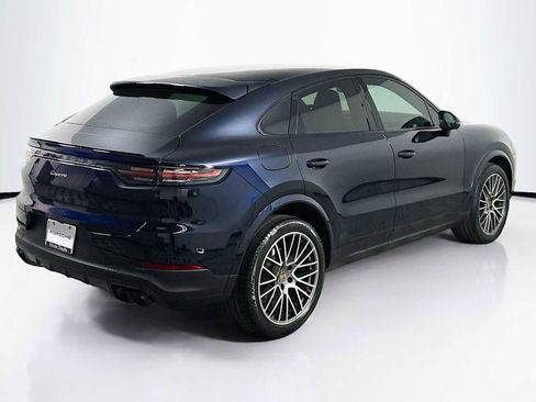 Certified 2022 Porsche Cayenne Platinum Edition image 9