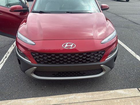 Used 2023 Hyundai Kona SEL AWD/4WD image 3