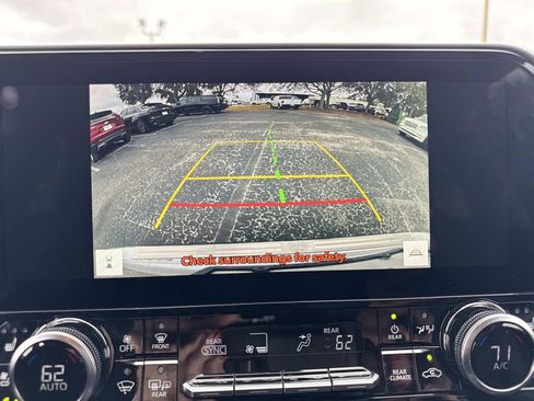 Used 2023 Toyota Highlander Limited image 25