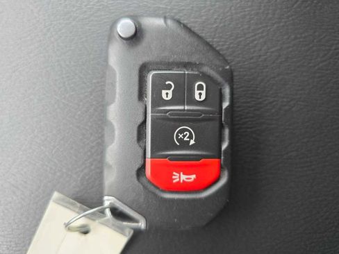 Used 2020 Jeep Wrangler Unlimited Rubicon w/ Uconnect 4C Nav & Sound Group AWD/4WD image 21