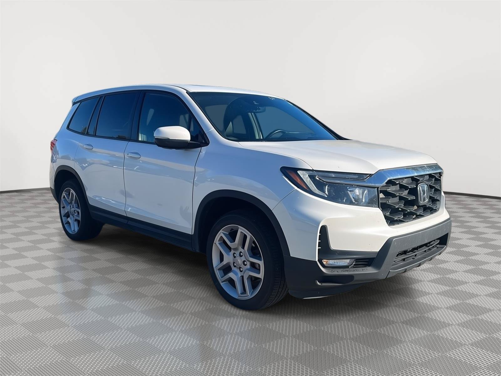 Certified 2025 Honda Passport EX-L image 4