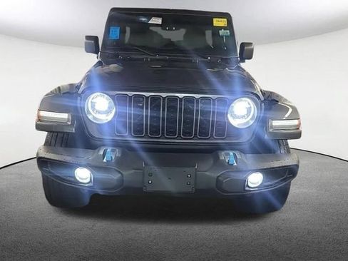 Used 2024 Jeep Wrangler Unlimited w/ Convenience Group AWD/4WD image 2