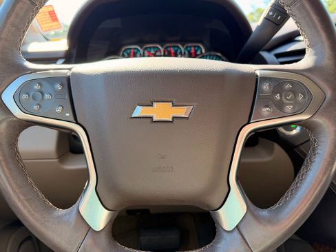 Used 2017 Chevrolet Suburban Premier image 10