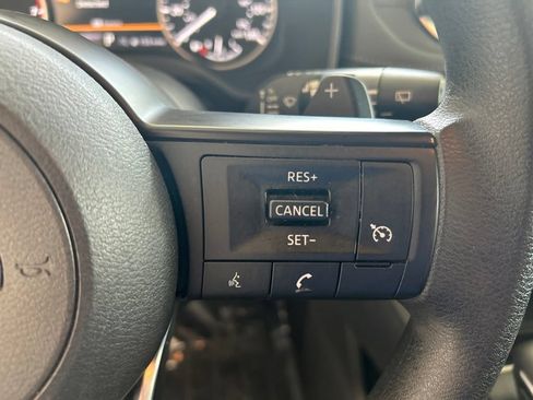 Used 2024 Nissan Rogue S FWD image 37