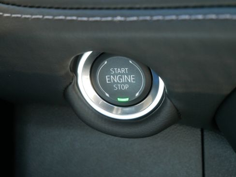 Used 2025 Chevrolet Tahoe Z71 w/ Z71 Off-Road Package image 32