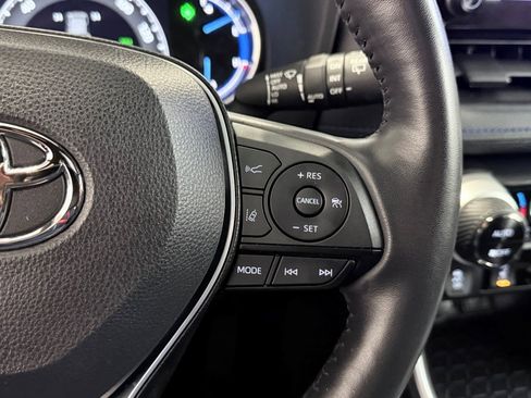 Used 2024 Toyota RAV4 SE image 31