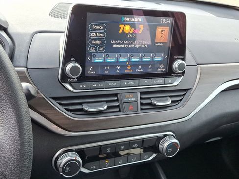 Used 2024 Nissan Altima 2.5 SV image 27