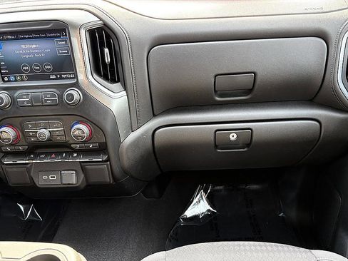 Used 2021 Chevrolet Silverado 1500 LT image 12