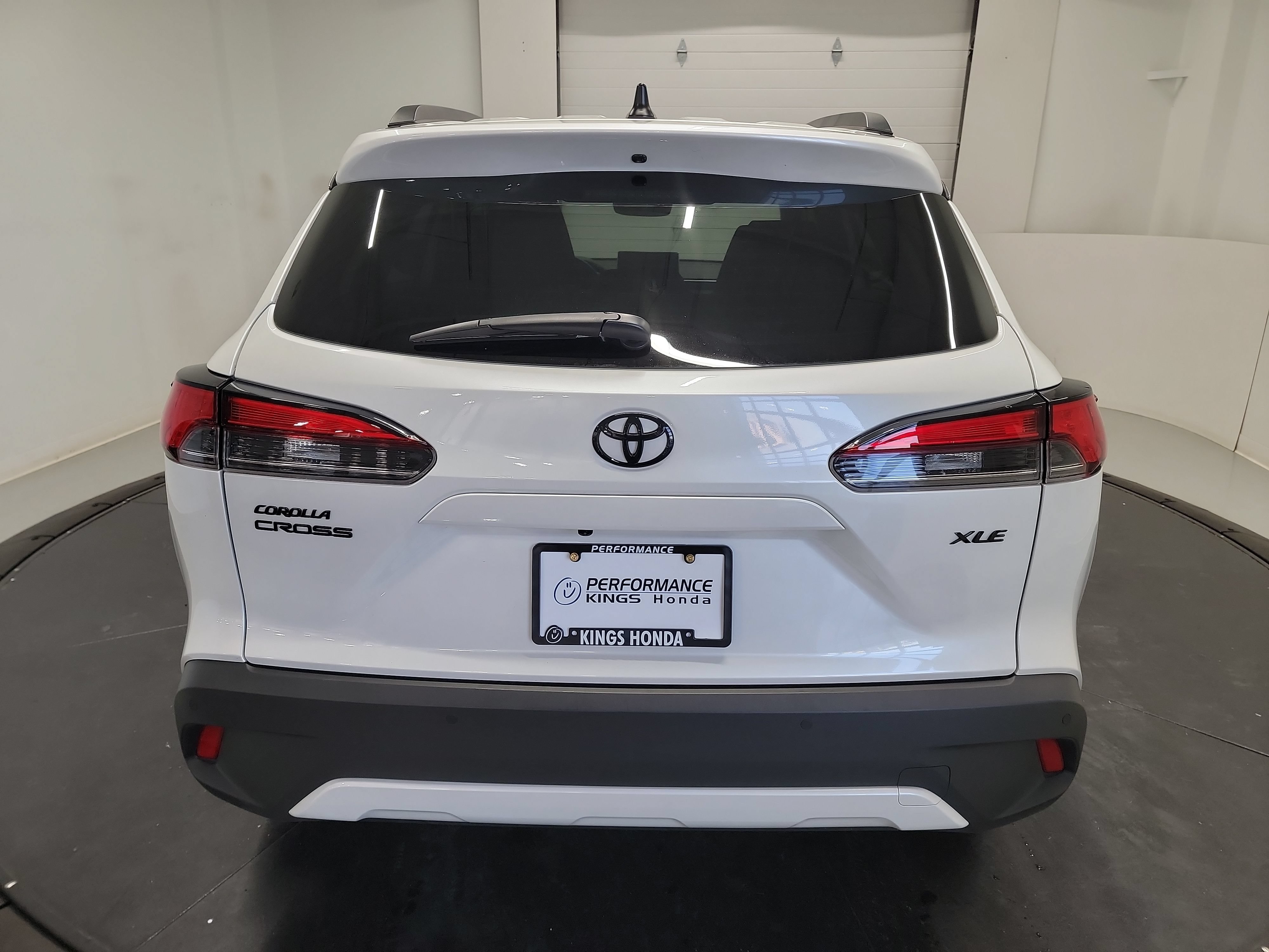 Used 2026 Toyota Corolla Cross XLE w/ Convenience Package FWD image 8