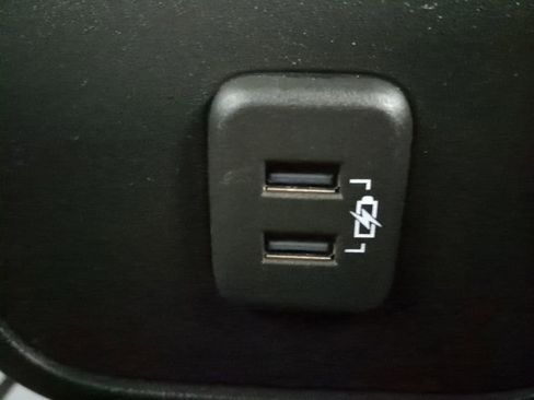 Used 2020 Chevrolet Equinox LS image 16