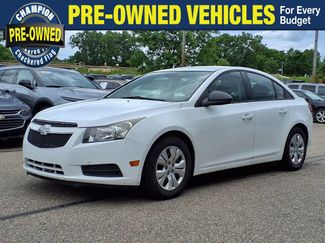 Used 2013 Chevrolet Cruze LS FWD video 1