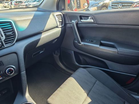 Used 2019 Kia Sportage LX image 39