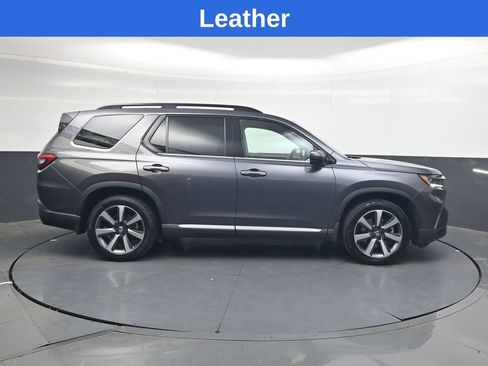 Used 2023 Honda Pilot Elite image 3
