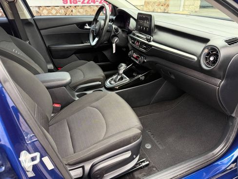 Used 2019 Kia Forte S FWD image 10