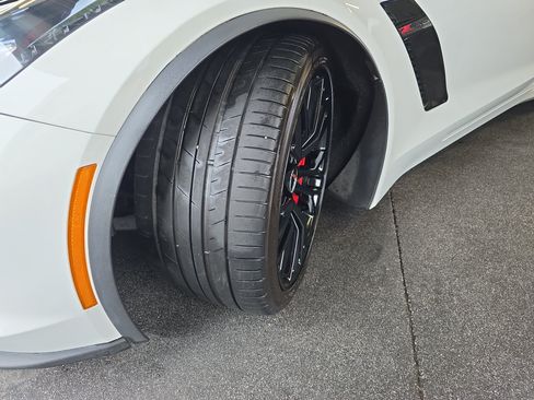 Used 2015 Chevrolet Corvette Z06 w/ 2LZ Preferred Equipment Group RWD image 34