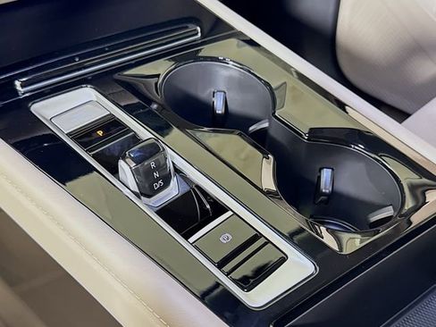 New 2026 Volkswagen Atlas SE image 11