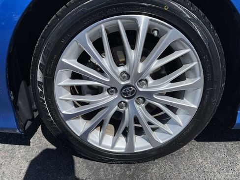 Used 2019 Toyota Camry XLE FWD image 18